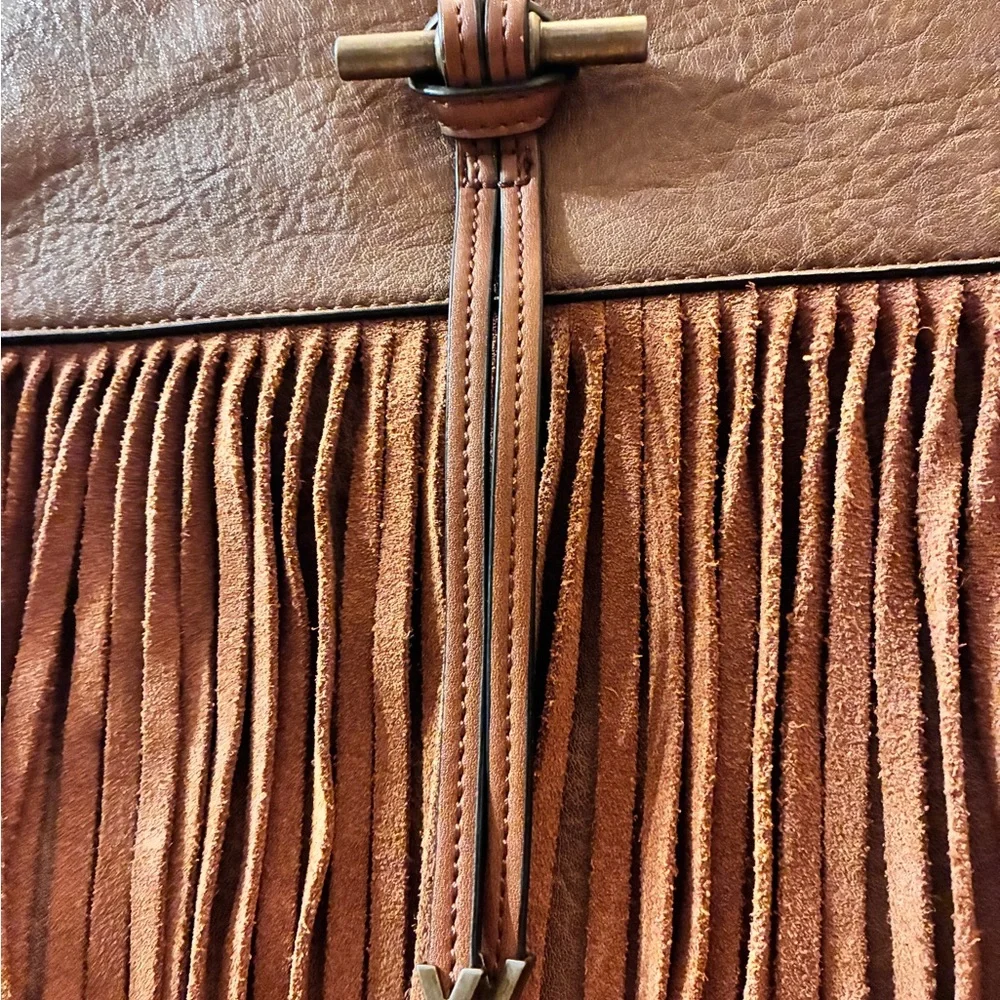 Equestrian Style Brown Fringe Crossbody Bag Saddle Inspired - Picture 5 of 9
